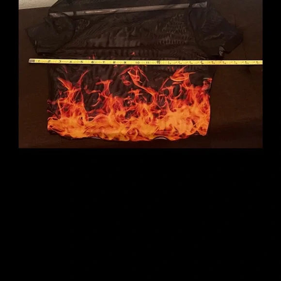 #1102**Black and Orange Mesh Flame Top - Picture 4 of 4